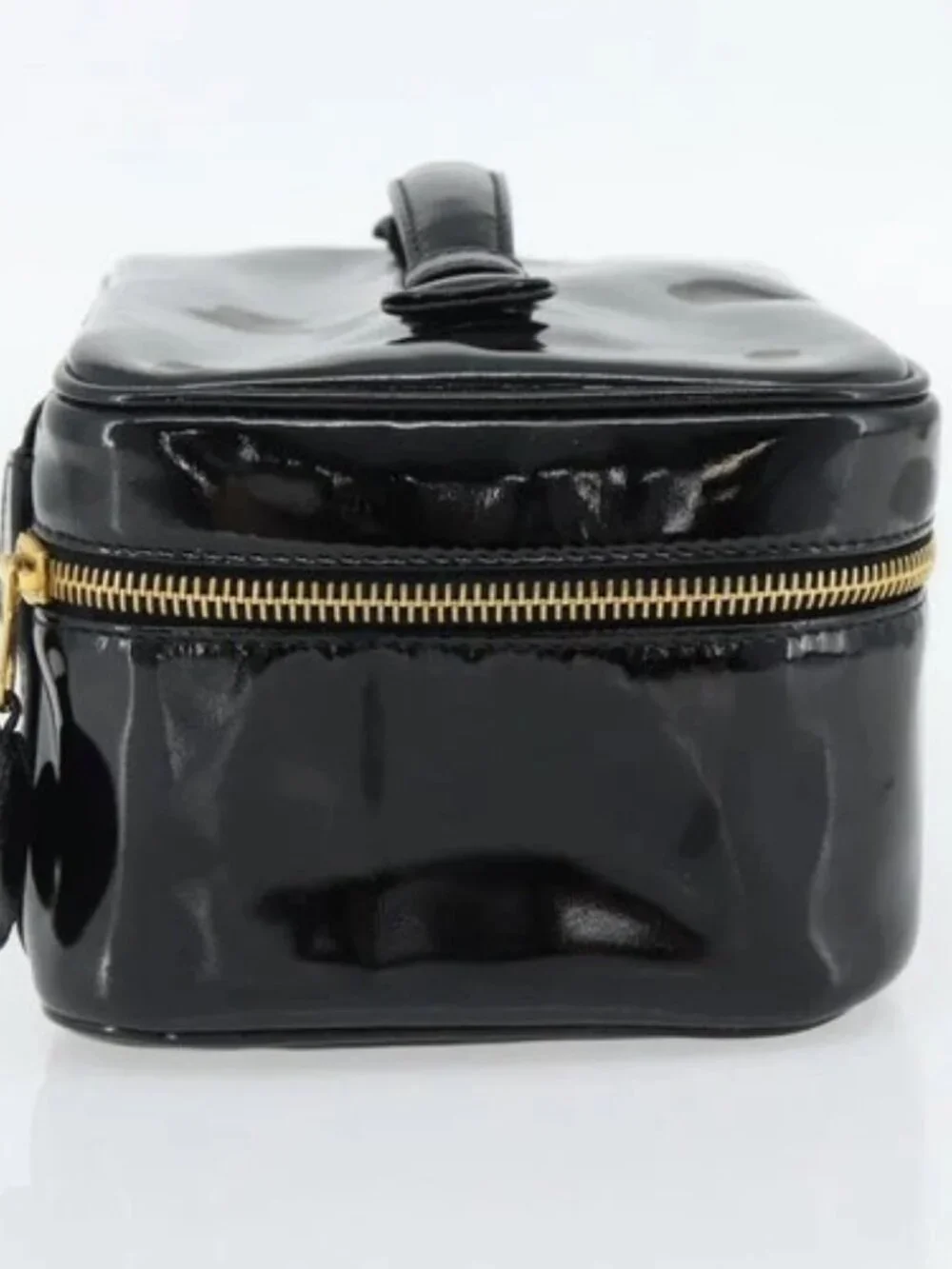CHANEL brand	chanel color	black